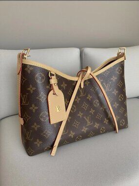 Louis Vuitton Carryall GM Shoulder Bag With Pouch